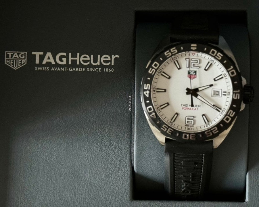 Tag Heuer Formula 1 Quartz White Dial Black Rubber Strap Watch for Men -  WAZ1111.FT8023