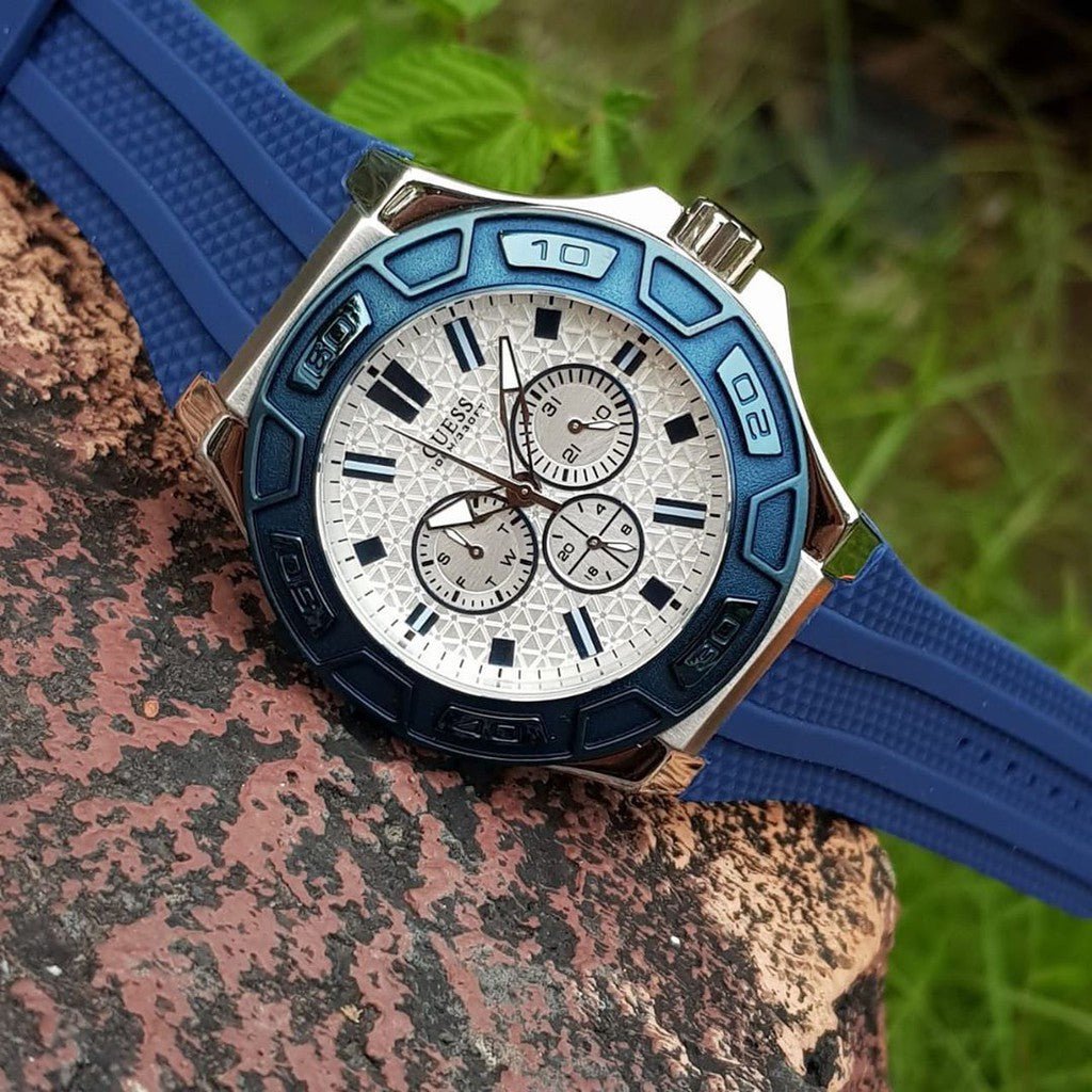 Guess Force White Dial Blue Rubber Strap Watch For Men - W0674G4