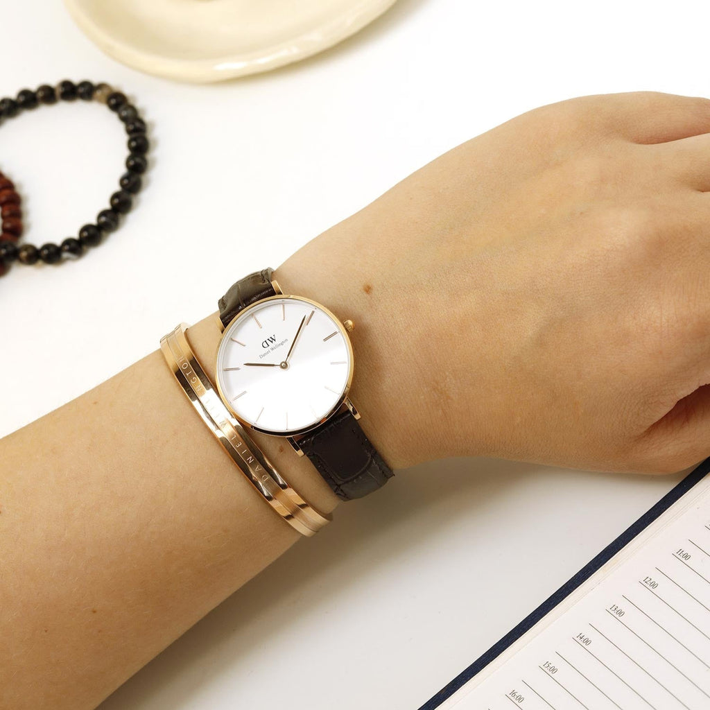 Daniel Wellington DW00100173 Petite Reading Women’s Watch – White Dial with Black Leather Strap