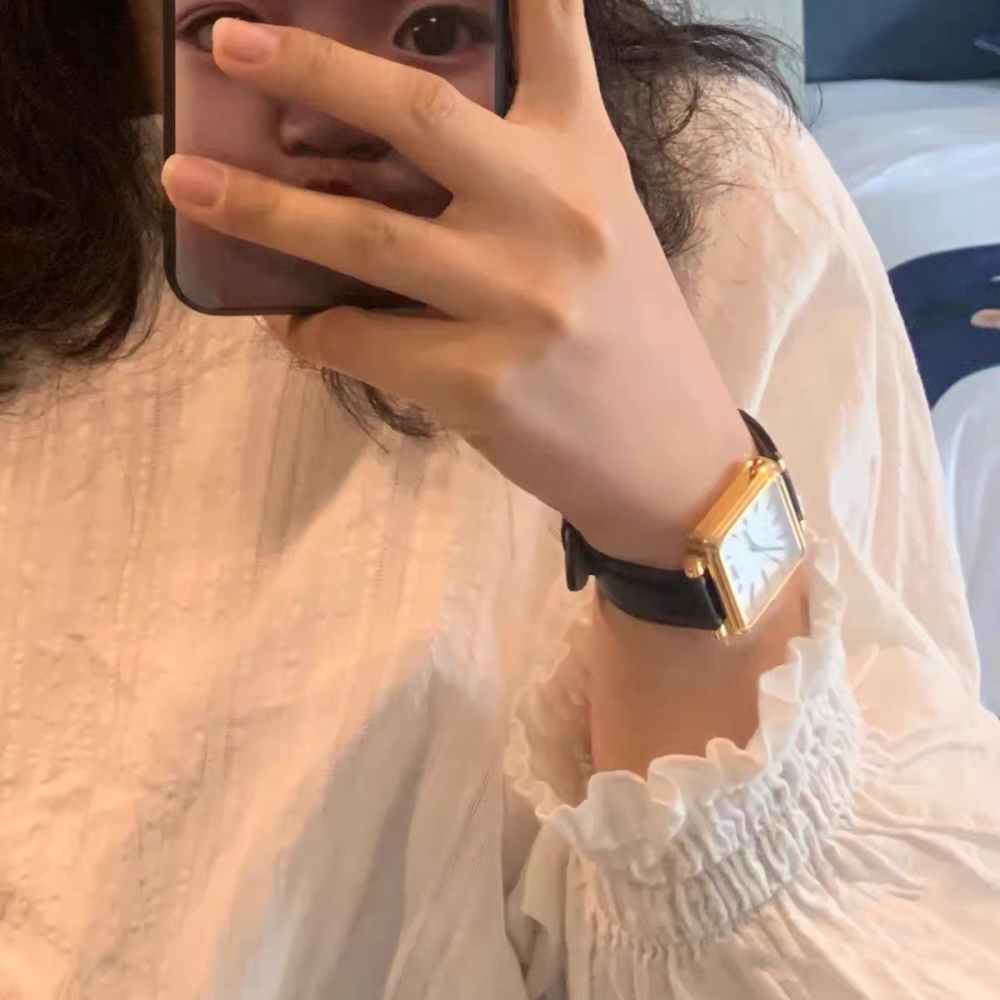 Marc Jacobs Vic Silver Dial Black Leather Strap Watch for Women - MJ1437