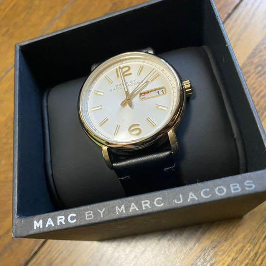 Marc Jacobs Fergus White Dial Black Leather Strap Watch for Men - MBM5081
