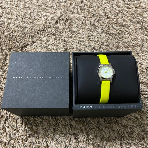 Marc Jacobs Henry White Dial Neon Yellow Rubber Strap Watch for Women - MBM1235