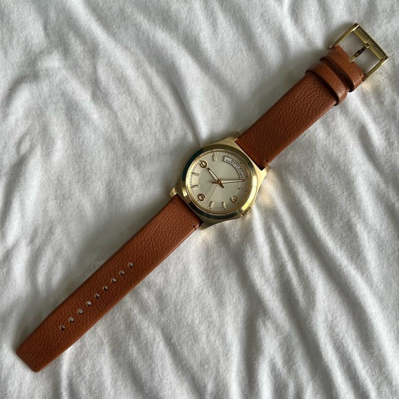 Marc Jacobs Baby Dave White Dial Brown Leather Strap Watch for Women - MBM1261