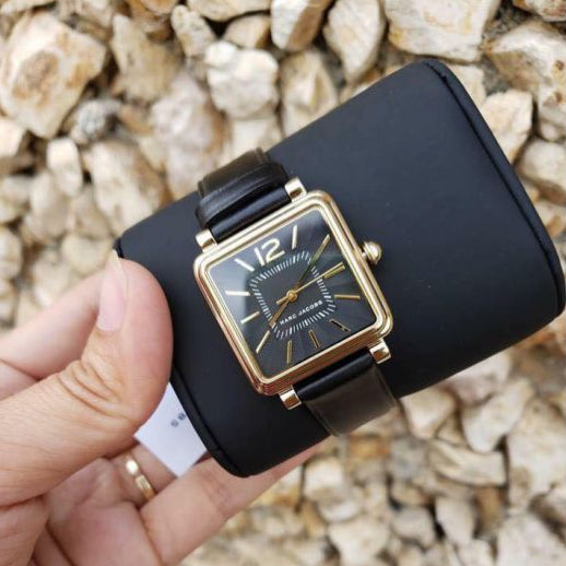 Marc Jacobs Vic Black Dial Black Leather Strap Watch for Women - MJ1522