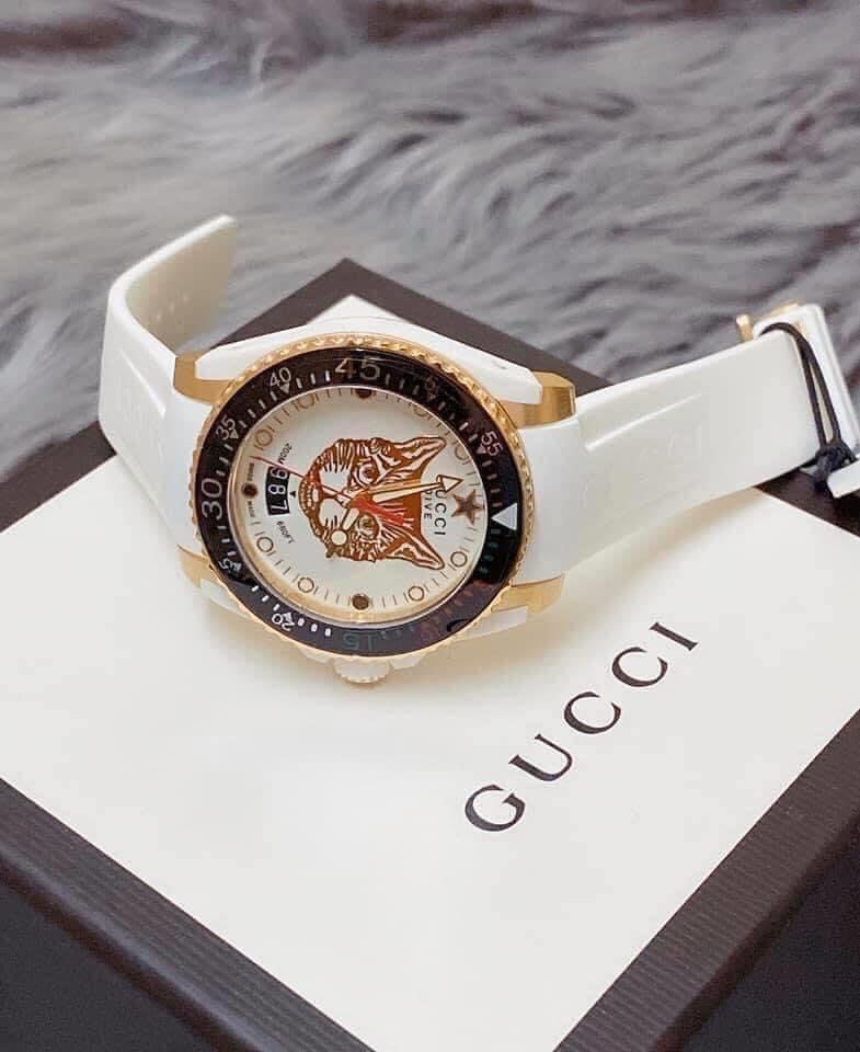 Gucci Dive White Dial White Rubber Strap Unisex Watch - YA136322