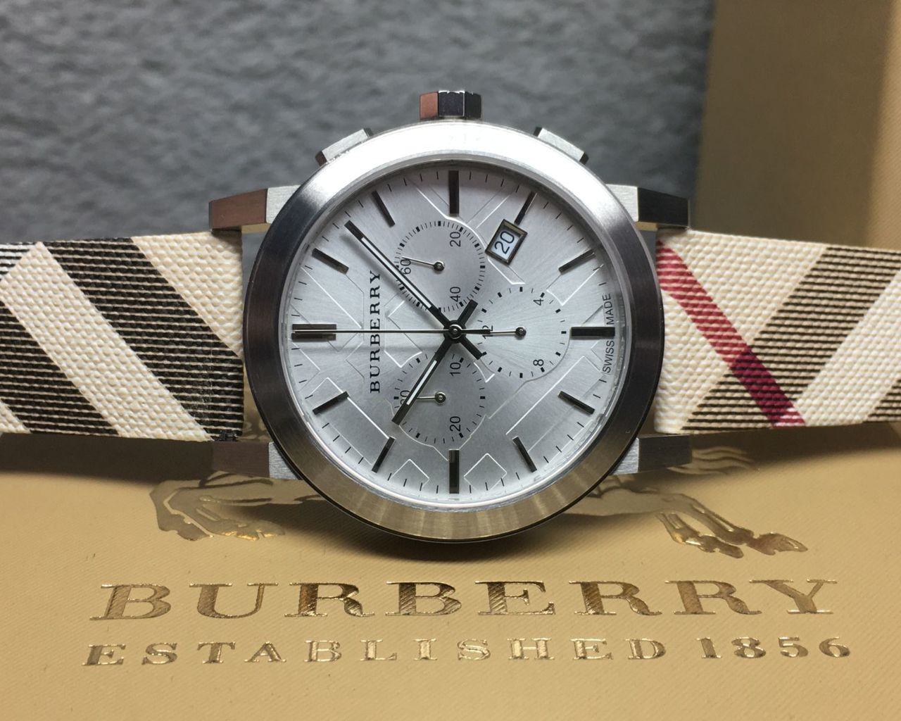 Burberry The City Nova White Dial Beige Leather Strap Watch for Men - BU9357