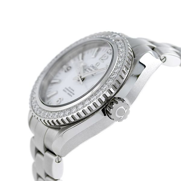 Gucci Dive Diamonds Mother of Pearl Dial Silver Steel Strap Watch For Women - YA136406